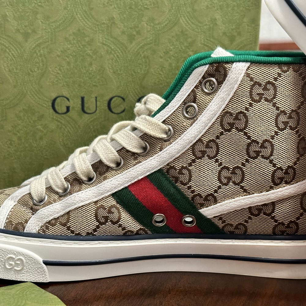 Original WOMEN'S GUCCI TENNIS 1977 HIGH TOP SNEAKERS. Everything included.